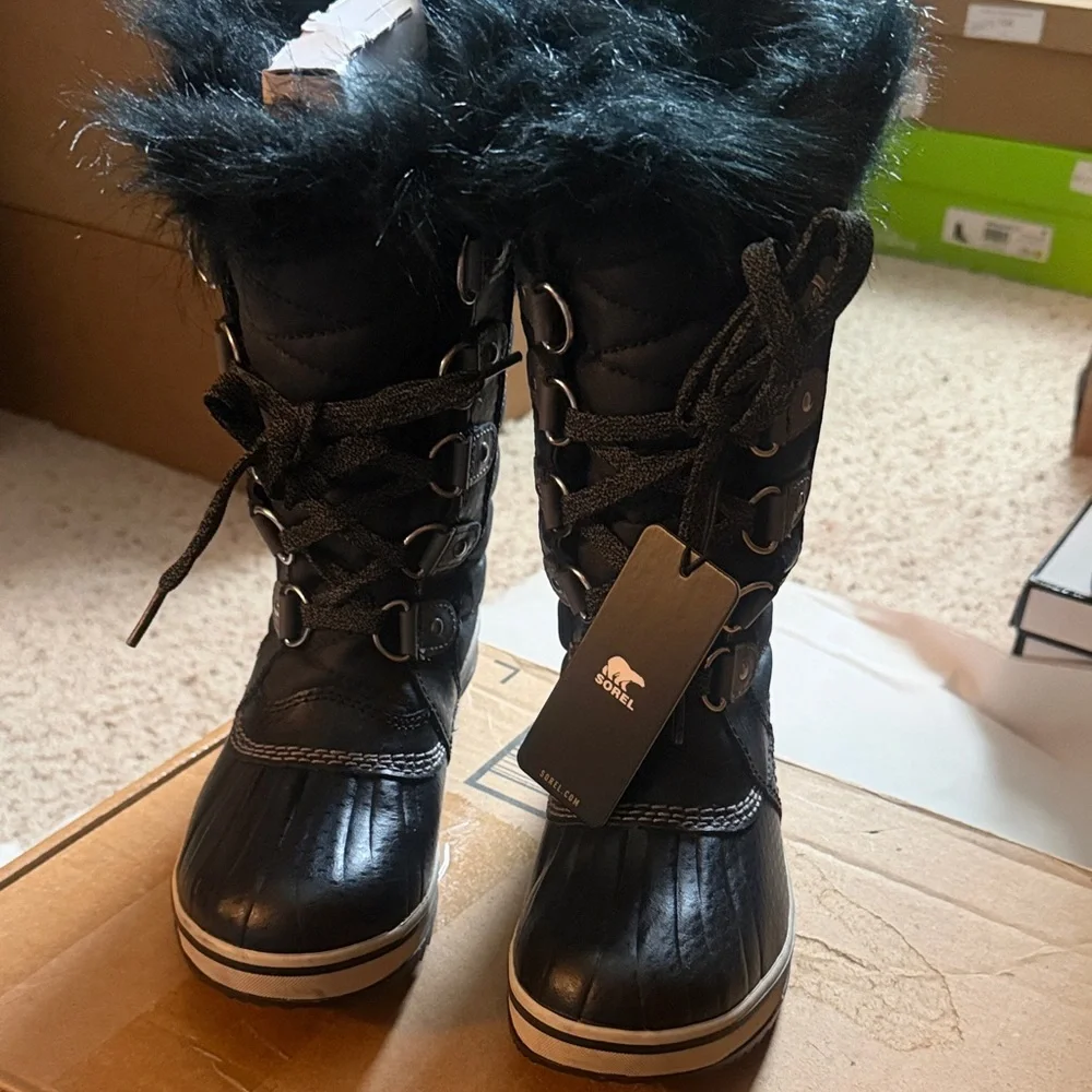 Sorel Unisex Kids Tofino ll Snow Boot in Black Quarry